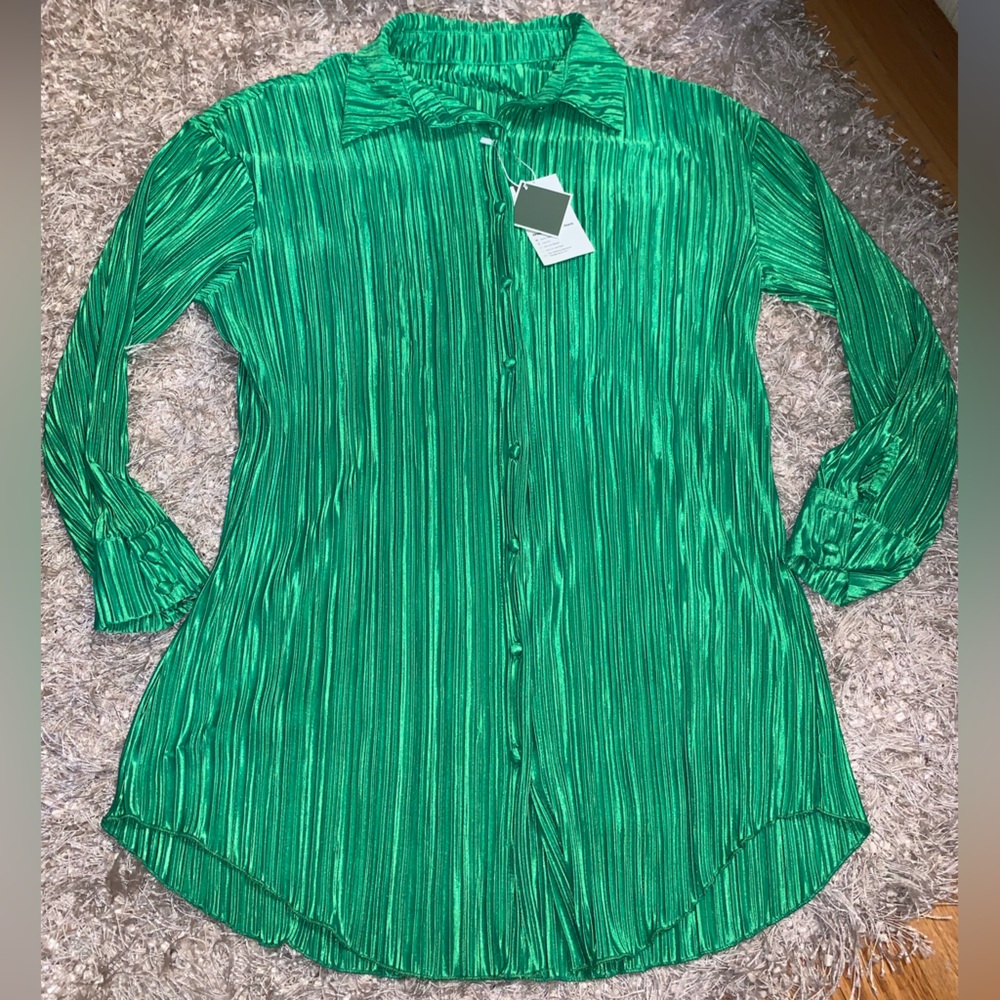 Emerald Green Women's Long Sleeve Blouse with belt NWT